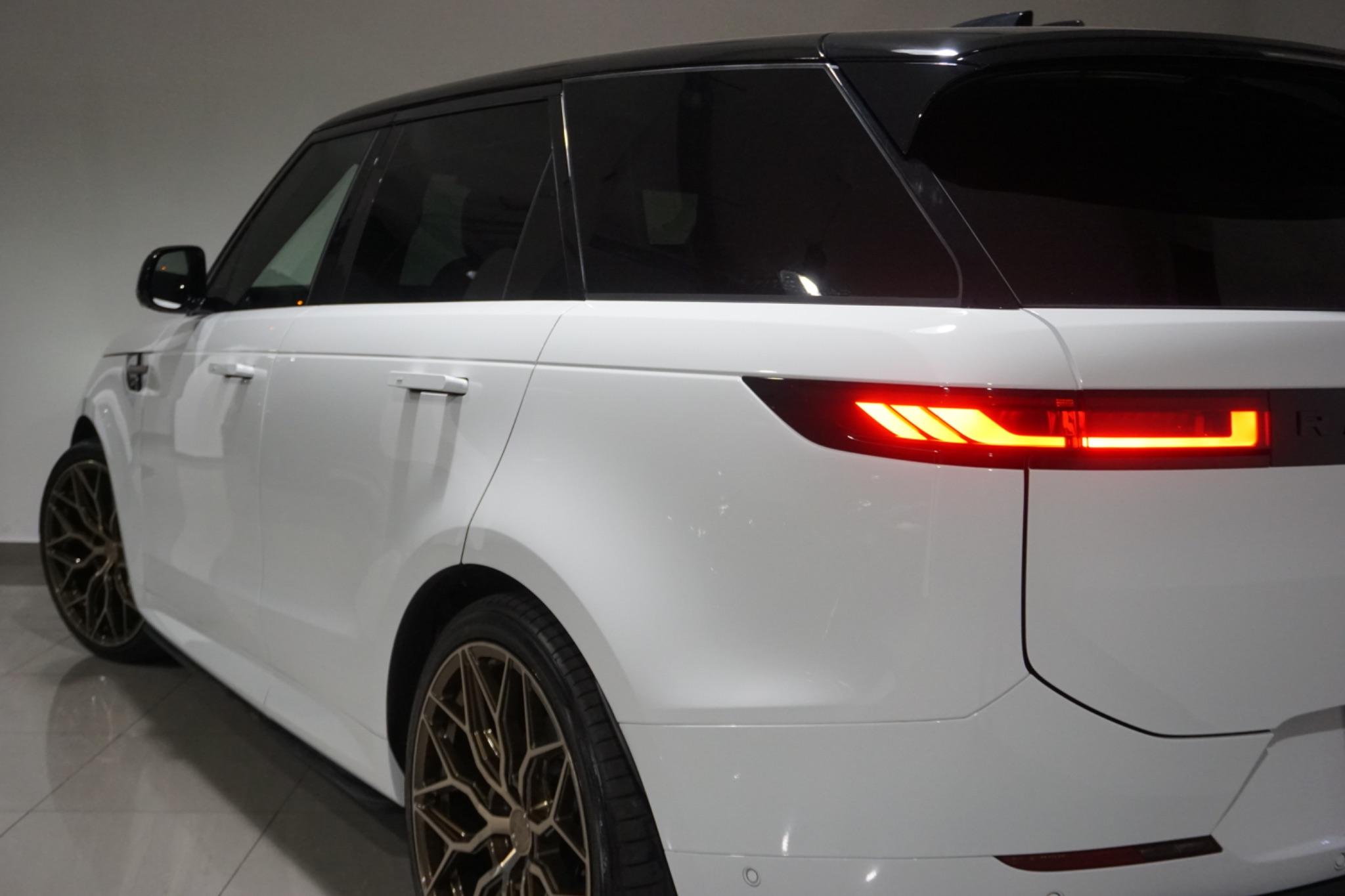 Land Rover Range Rover Sport 3.0 D300 MHEV Dynamic SE Auto 4WD Euro 6 (s/s) 5dr